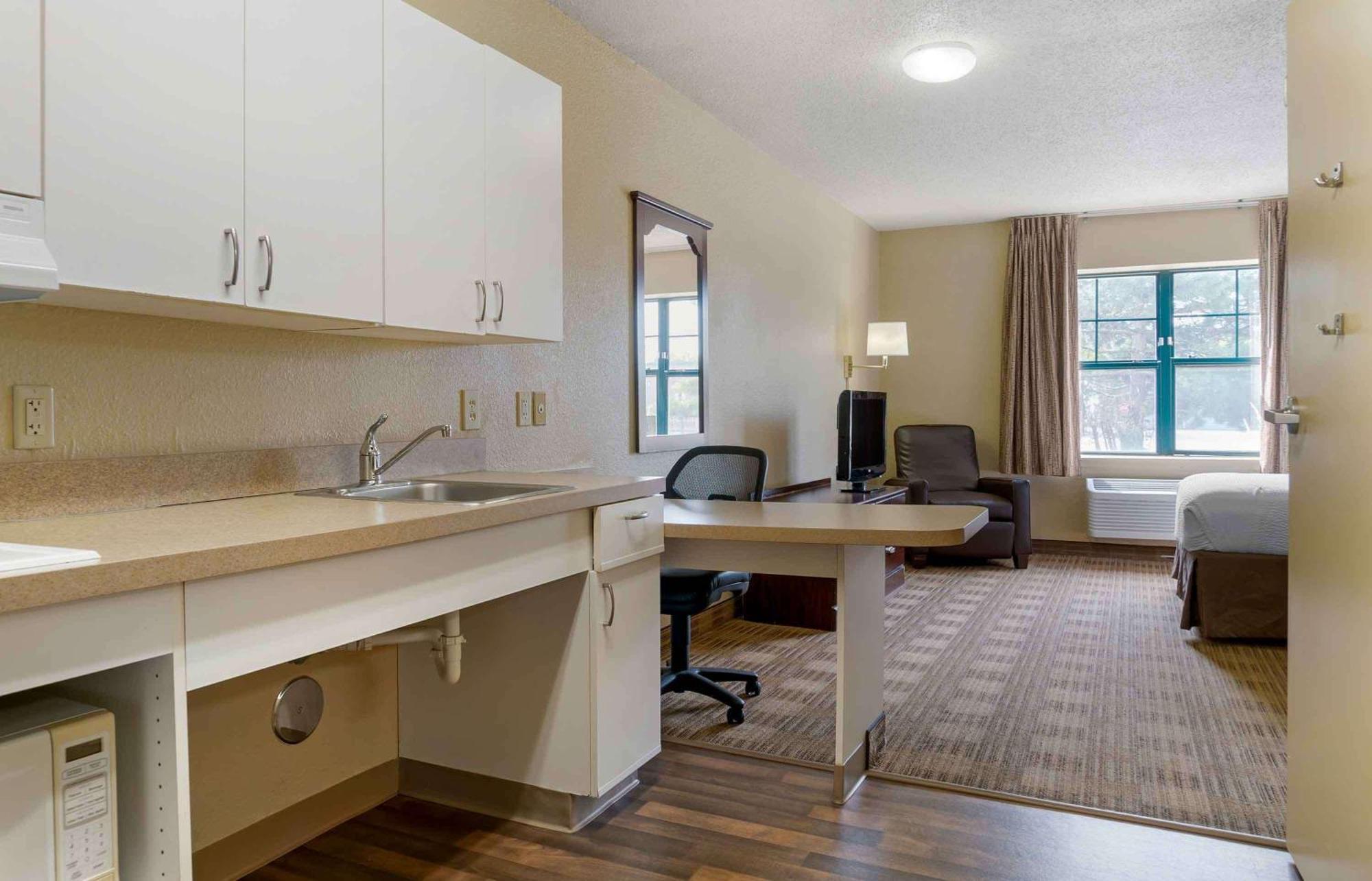 Extended Stay America Suites - Detroit - Madison Heights Exteriör bild